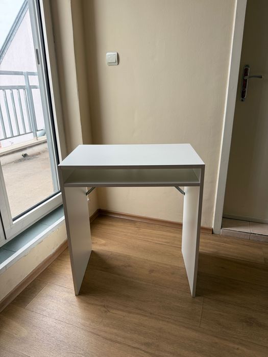 Бюро бяло IKEA в перфектно състояние