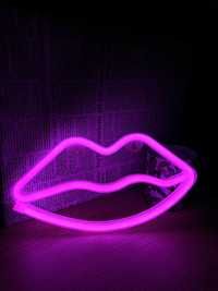 LED лампа целувка