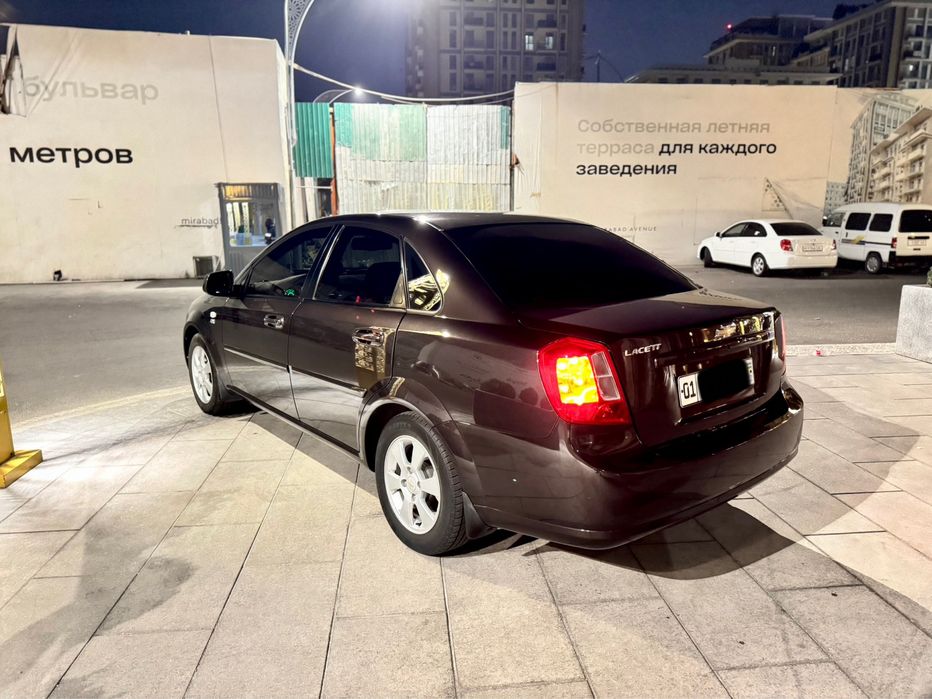 Chevrolet Lacetti 3-поз автомат сотилади, 2019-йил чоко ранг..