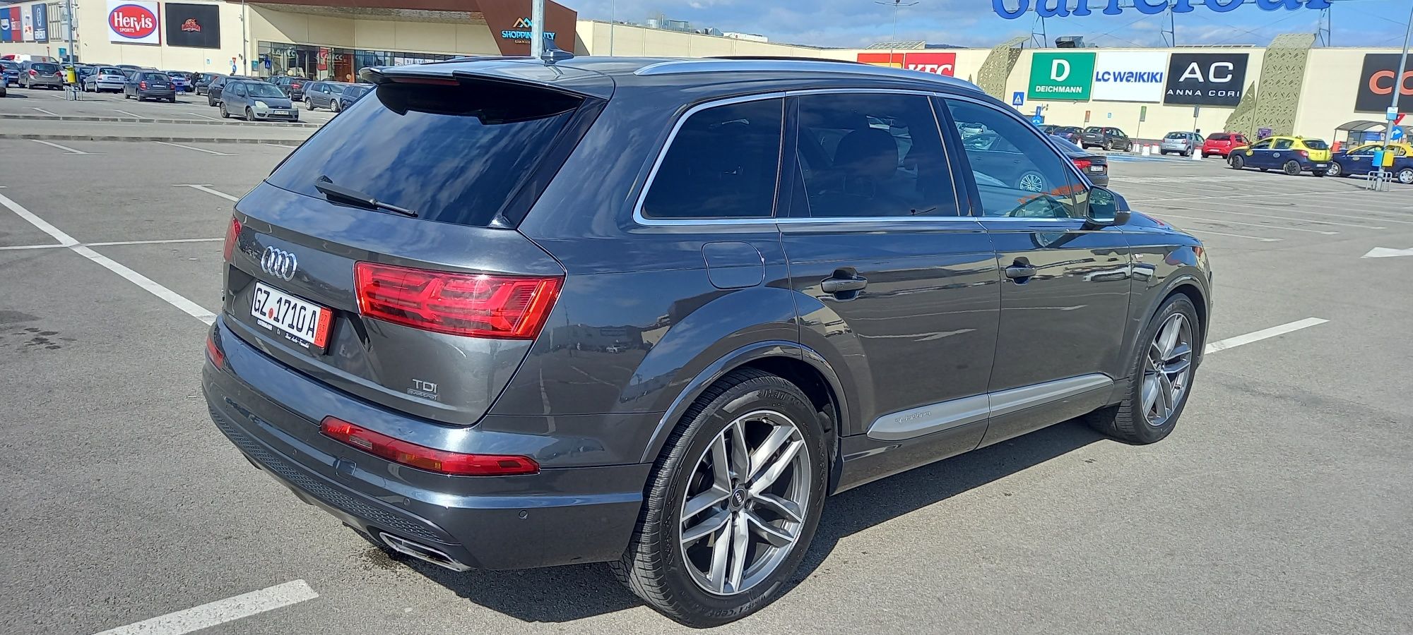 Audi Q7 3.0Diesel Quattro 7locuri S-line adus recent