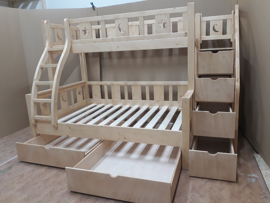 TRANSPORT GRATUIT.Pat etajat din lemn masiv.Cod 3503