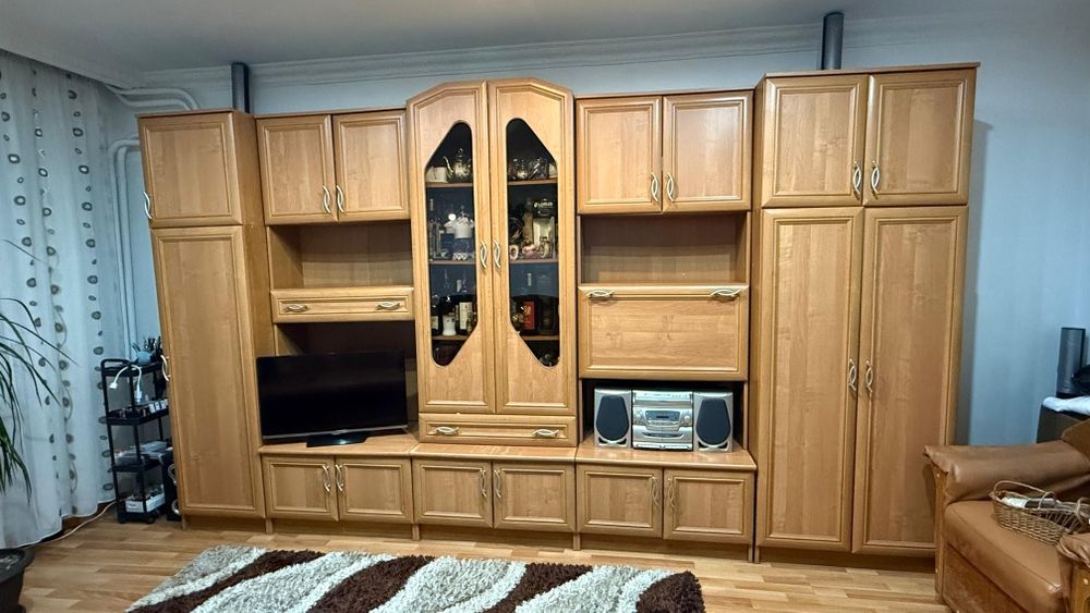 Vând mobila sufragerie completa