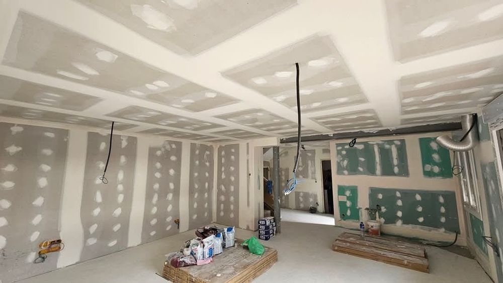 Zugrav , glet 10 lei, mp stratul  lavabil 5 lei stratul