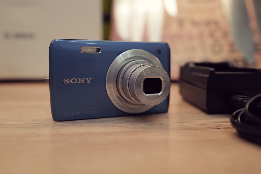 Aparat foto Sony Cybershot 16Mp Zeiss compact digital Blue W670