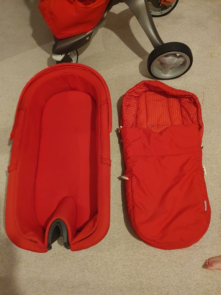 Vand căruț stokke v4   2in1 ..landou și partea sport