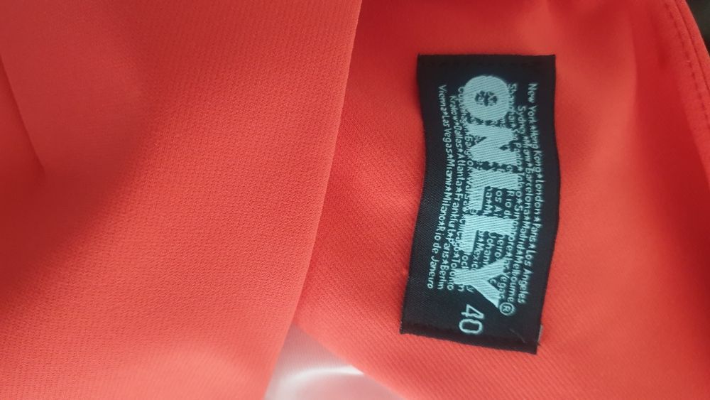 Rochie de ocazie, eleganta, corai, asimetrica, cu centura cu pietricel