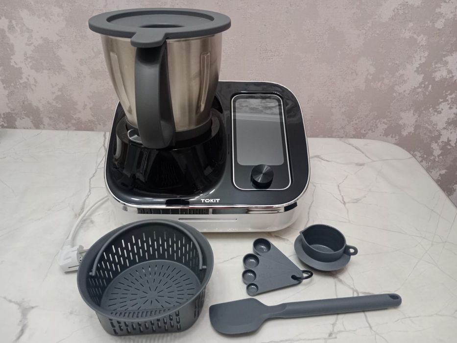 Продам новый кухонный комбайн TOKIT