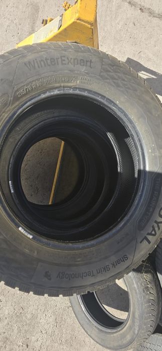 Vand 2 cauciuri de iarna WINTER EXPERT