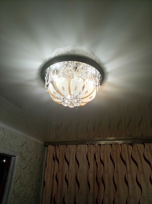 Продам люстры недорого