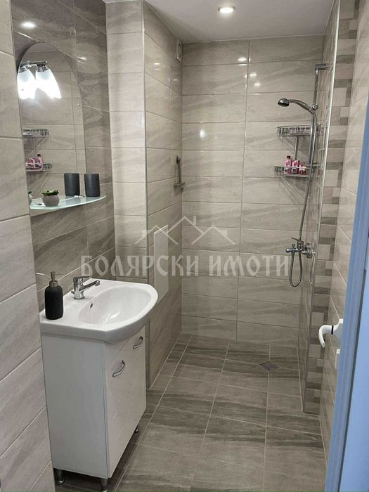 Дава се под наем Тристаен апартамент в Велико Търново, Център - 75 кв.м за 409 € - Снимка #8