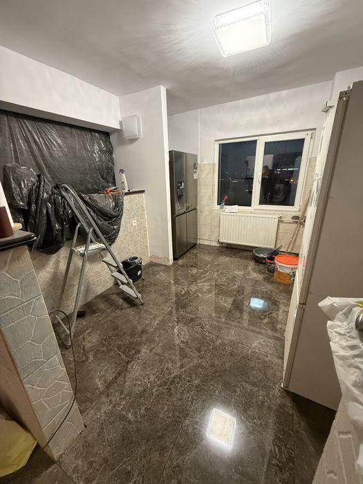 Montaj gresie, parchet, finisaje interioare exterioare etc.