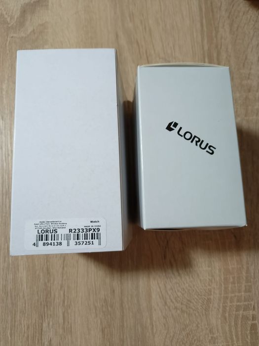 Ceasuri bărbați, noi, in cutii personalizate.