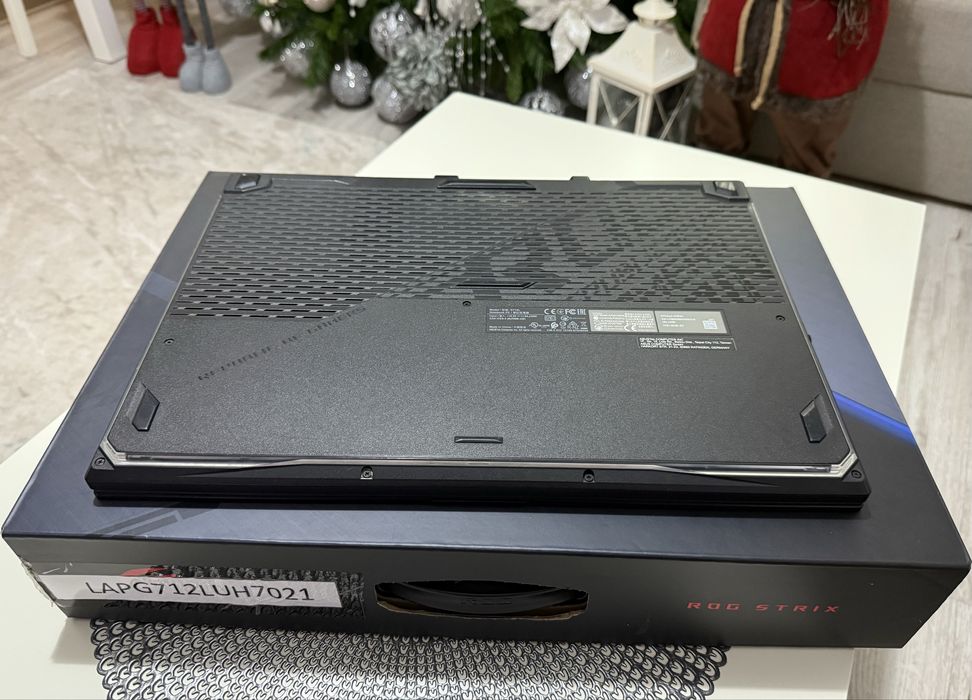 Laptop Gaming ASUS ROG Strix G17 G712LU-H7021