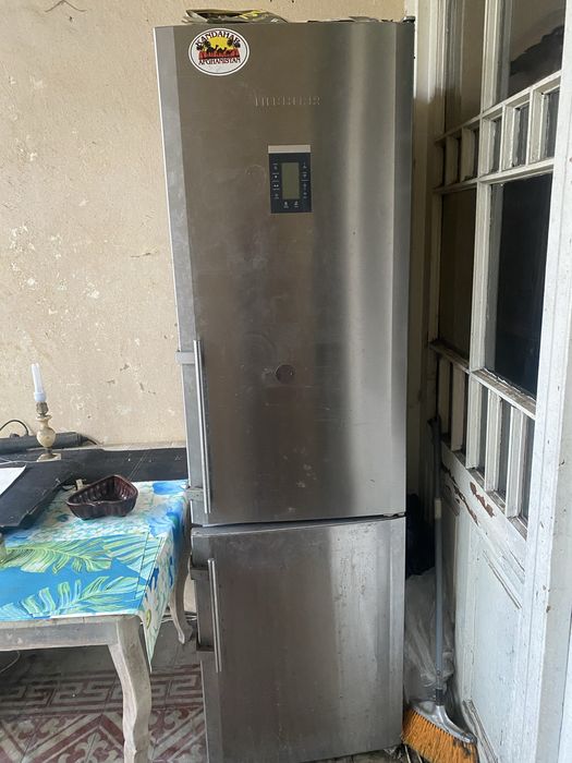 Combina frigorifica Whirlpool, clasa A+ cu capacitate totala 327 L