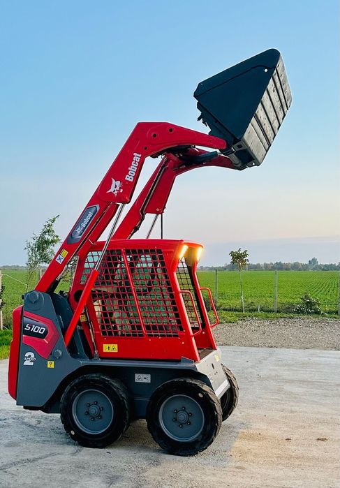 Miniexcavator/miniincarcator bobcat/motor kubota/an2016