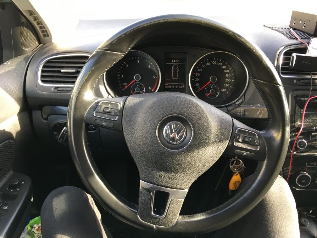 Vând Golf 6 variant 1.6 TDI