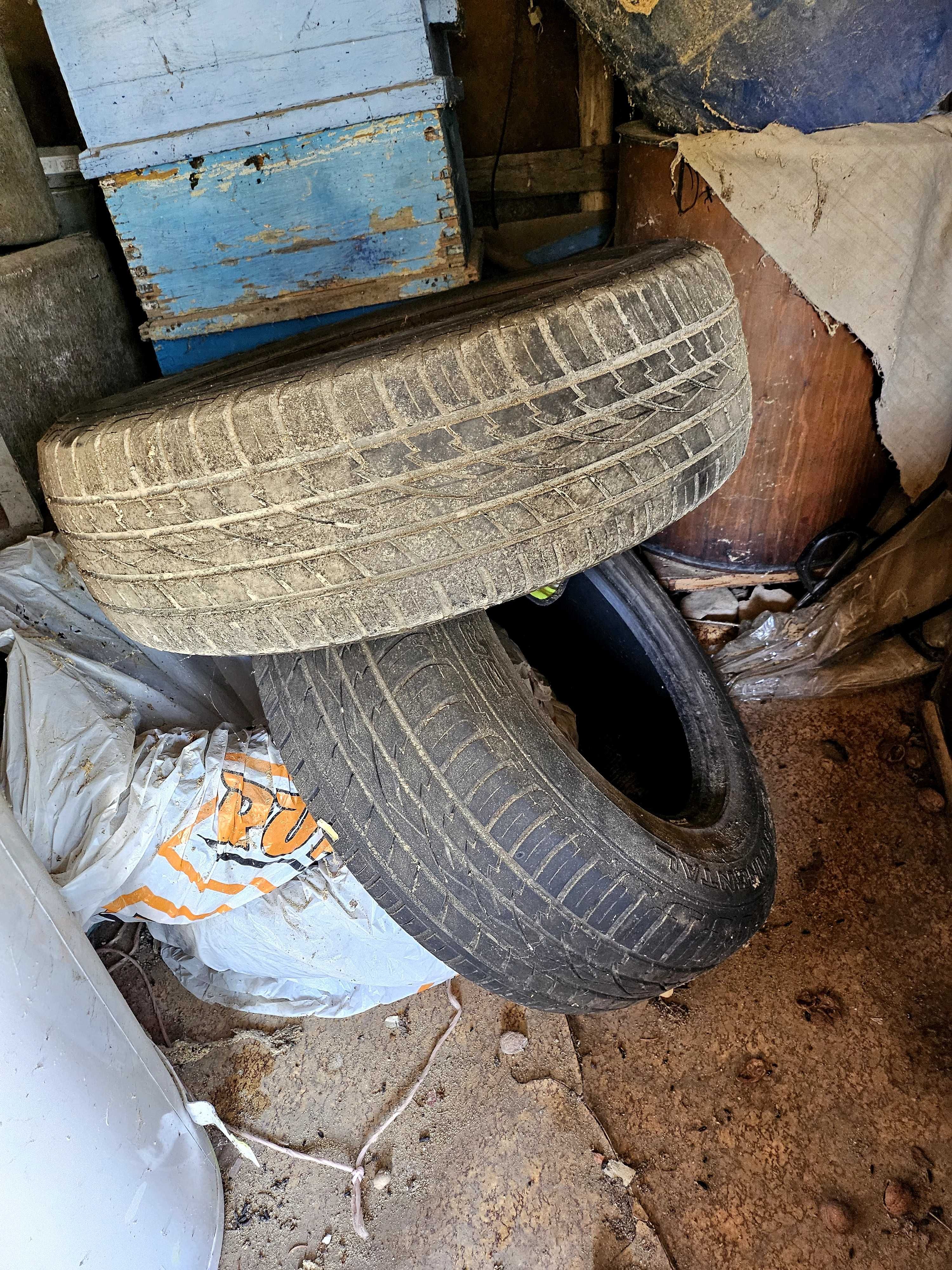 235/65/17 Continental cros contact