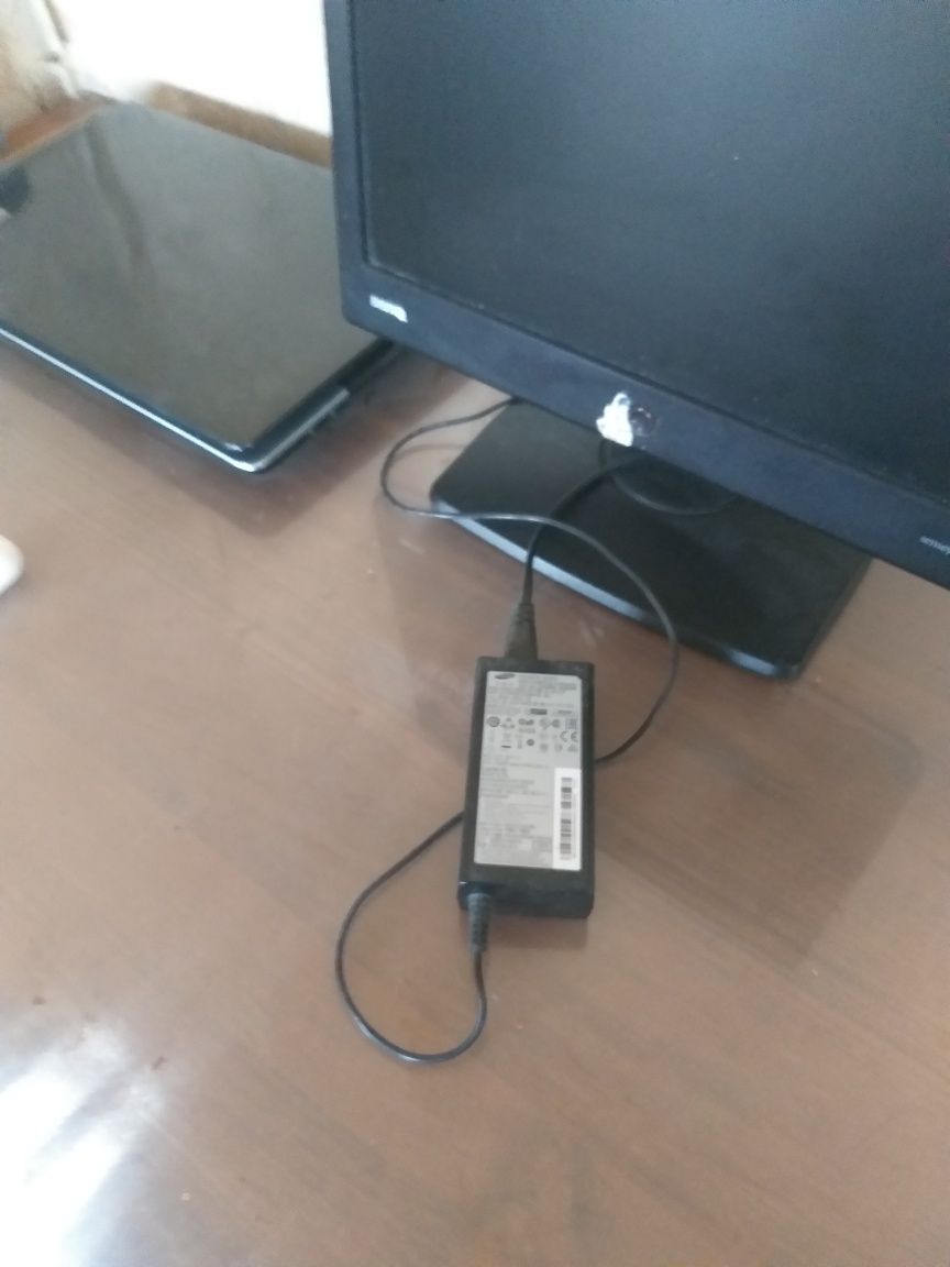 Продаётся ноутбук и монитор