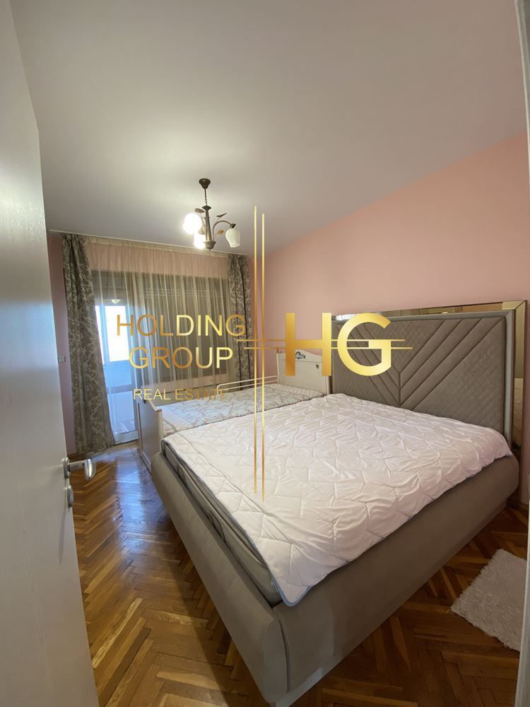Продава се Тристаен апартамент в Добрич, Център - 115 кв.м за 1200 €/кв.м - Снимка #4