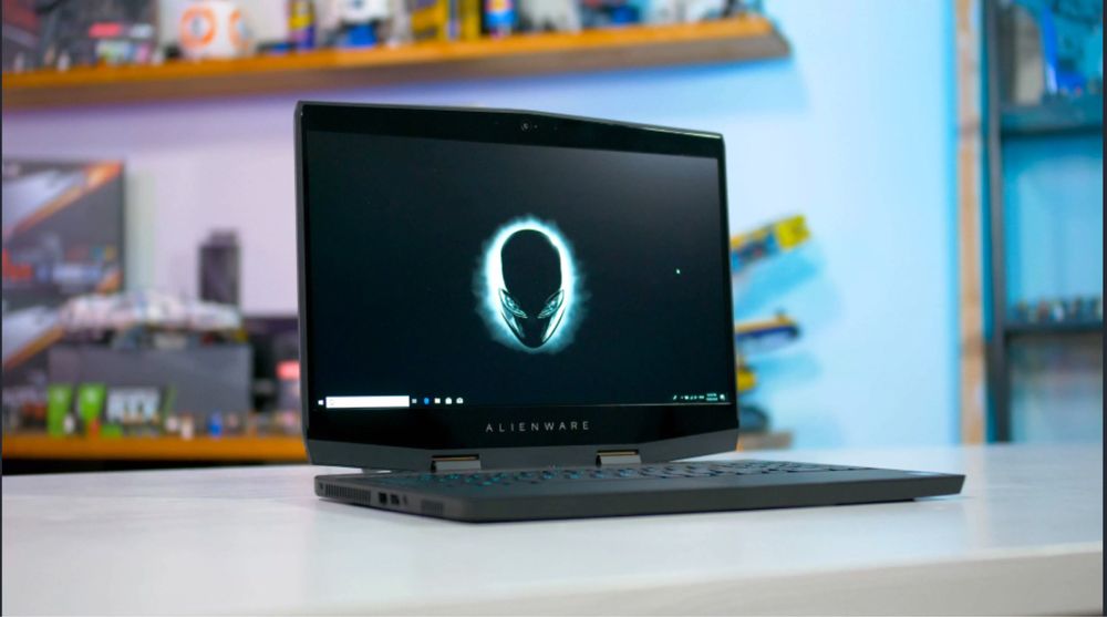 Alienware M15 DELL Core i9-8950hk RTX2080 max-q design 8GB