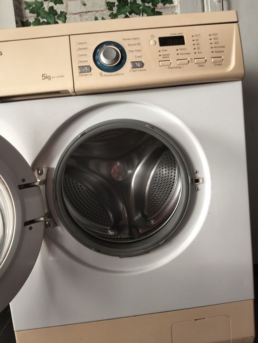 Машинка стиральная автомат