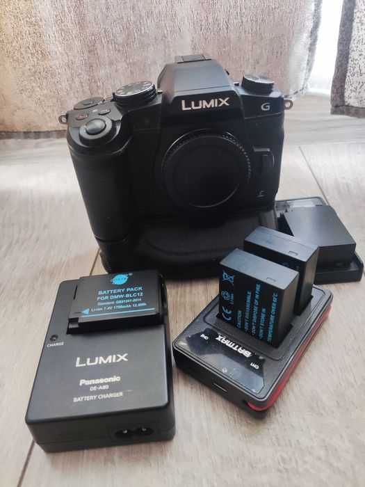 Lumix G80 cu grip