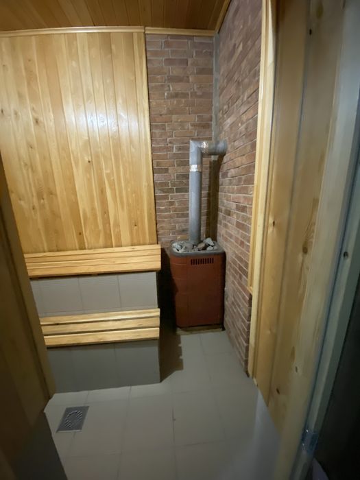 Семейная баня, кабинки, монша