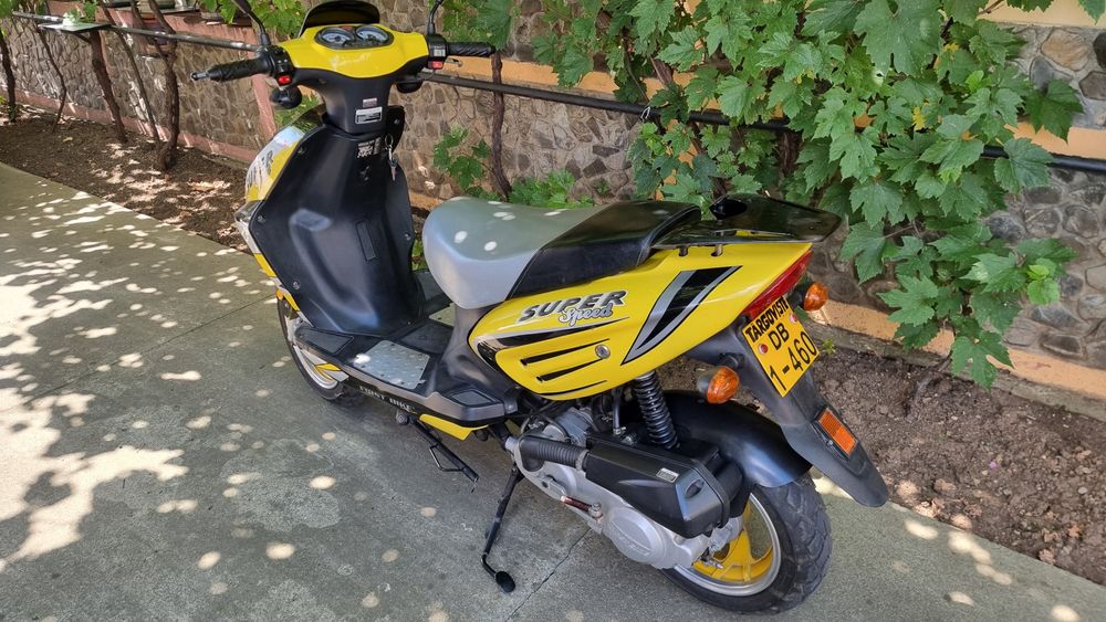 Vand scuter first bike impecabil