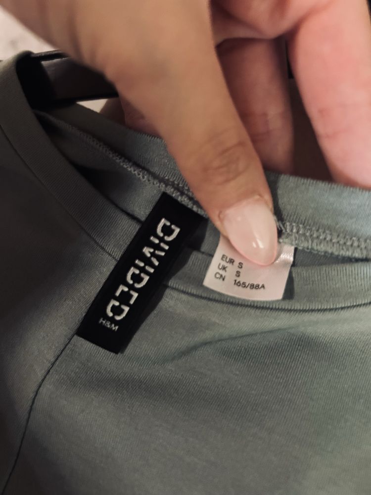 Дамска/ Тийн тениска на H&M