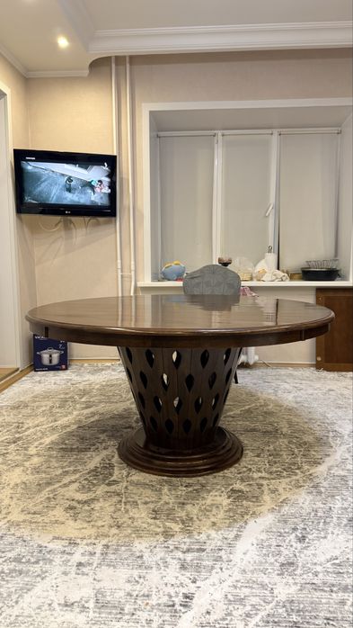 Стол из чистого дерево