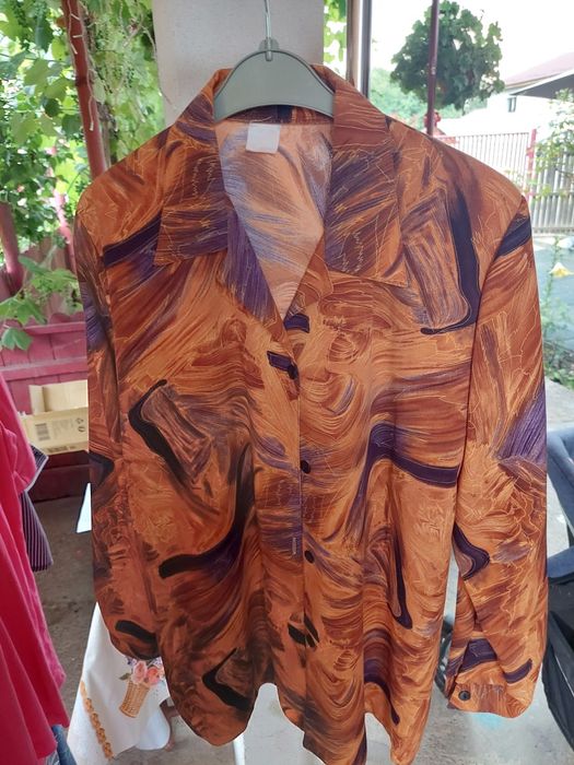 Vând haine noi sau foarte puțin folosite