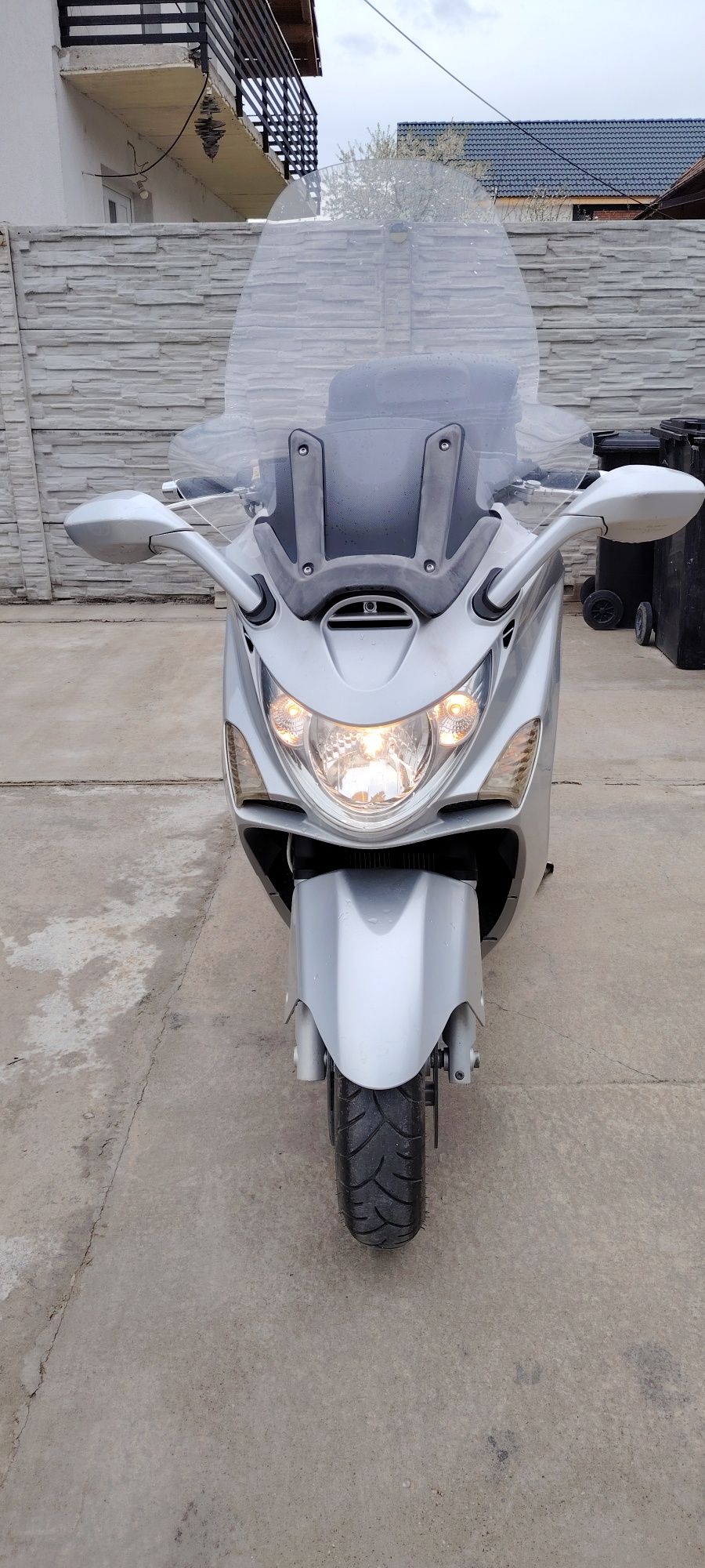 Scuter kymco xciting 500