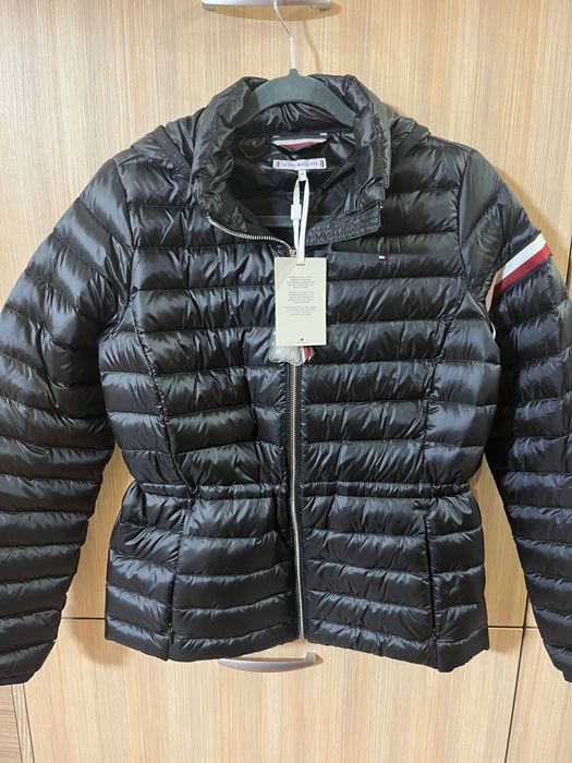 Дамско яке ново tommy hilfiger