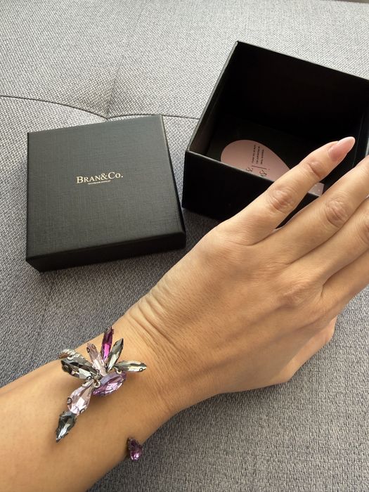 Дизайнерска гривна Bran&Co с основа от малки кристалчета