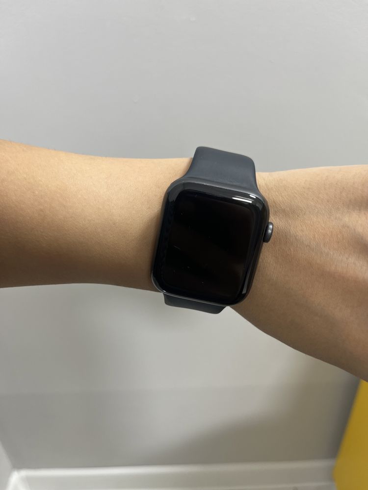 Apple watch SE  смарт часы