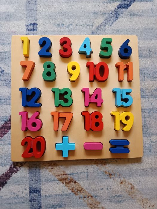 Vand jocuri educative din lemn pentru copii