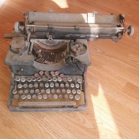 Masina de scris Torpedo 6, veche, de colectie