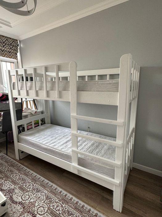 Двухъярусная детская кровать