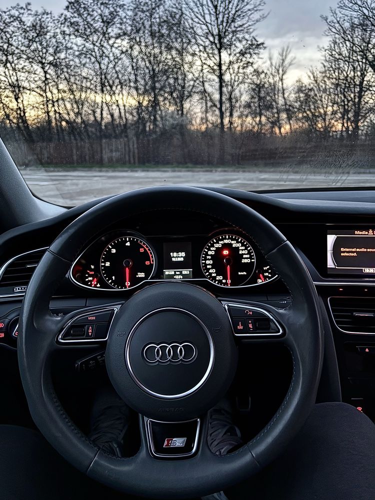 Audi a4 b8.5 sline