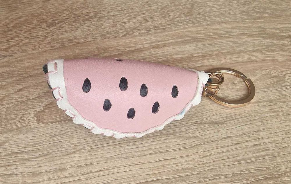 portofel cu avocado cu breloc pepene moale