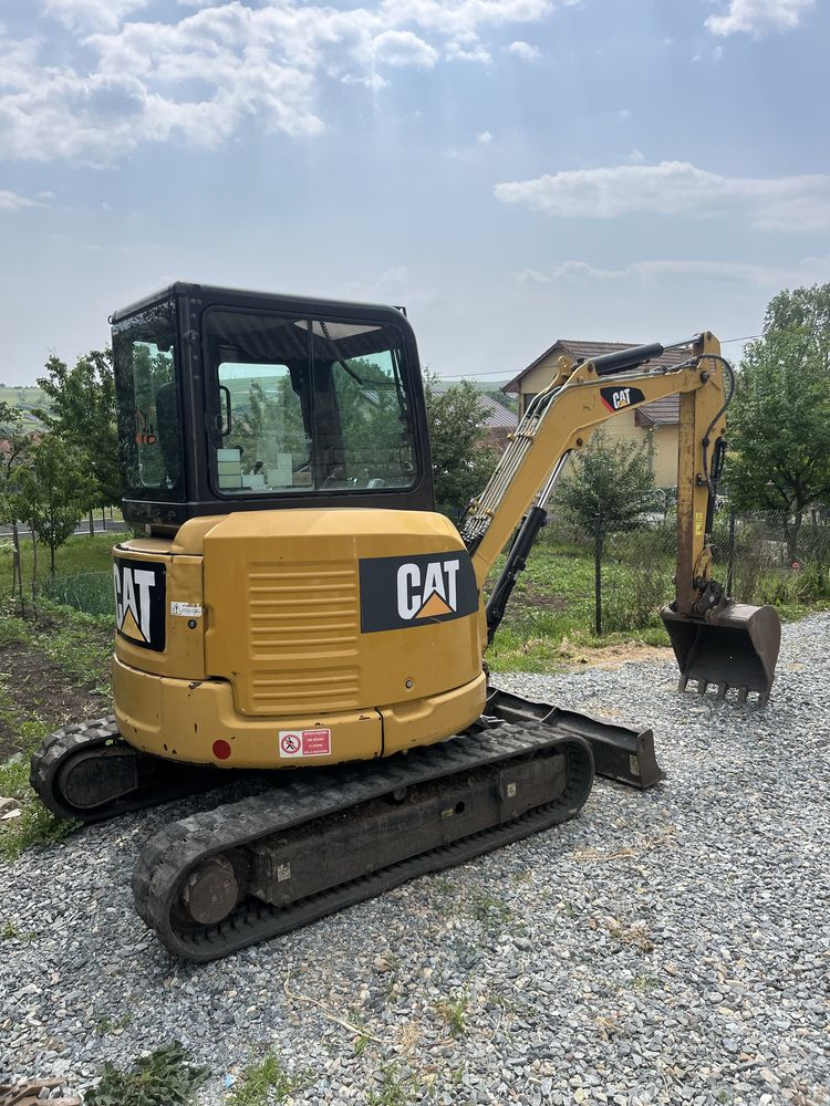 Închiriez Buldoexcavator Excavator Dumper Bascule