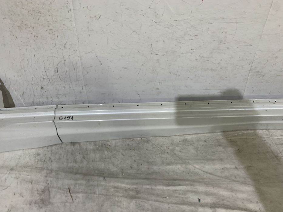 Prag dreapta Volvo XC90, 2015, 2016, 2017, 2018, 2019, 2020, 2021, 2022, cod origine OE 31672371.