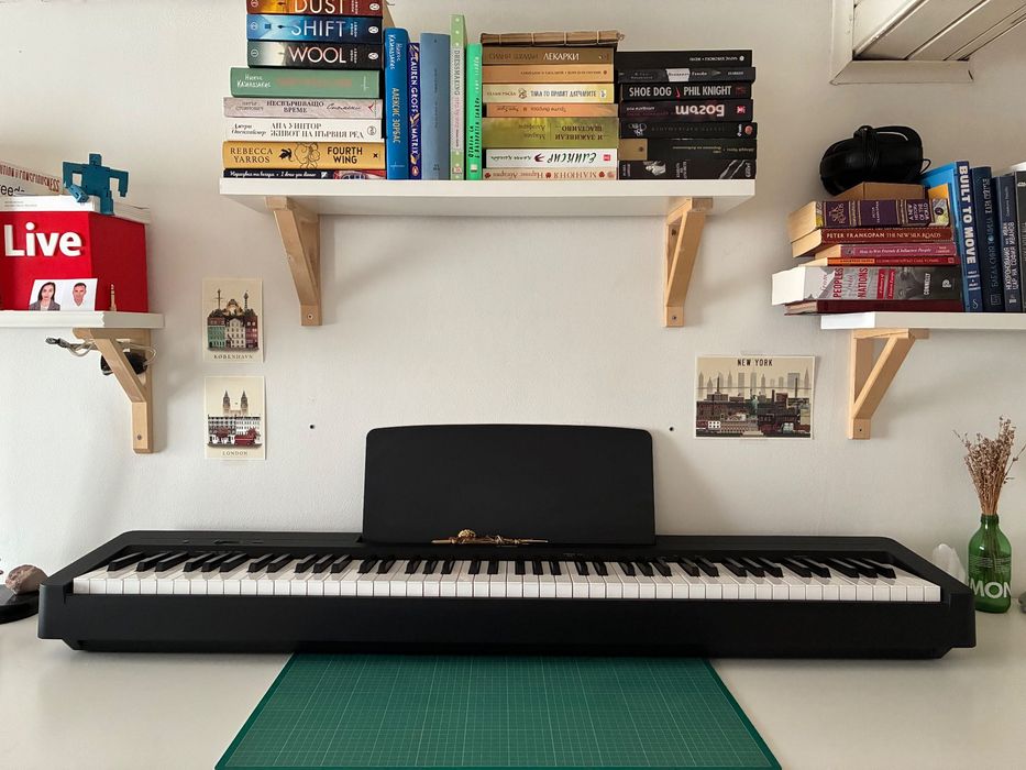 Yamaha P-145B - 88 клавиша, перфектно състояние + педал и покривало