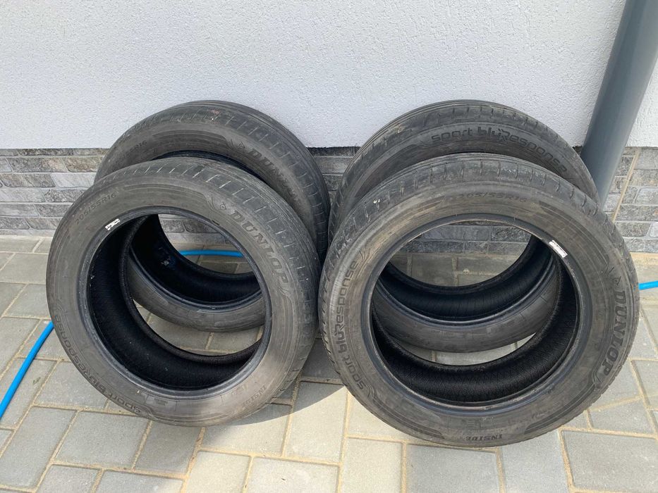 De vanzare 4 cauciucuri marca Dunlop 205/55 R16 in stare foarte buna!