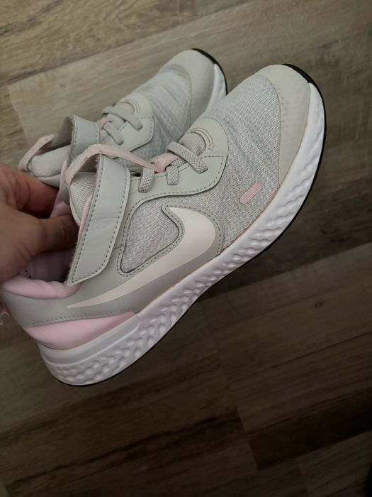 Adudasi Nike marime 35