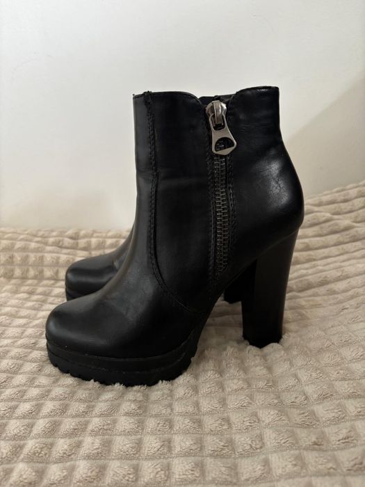 Botine din piele, noi, toc inalt