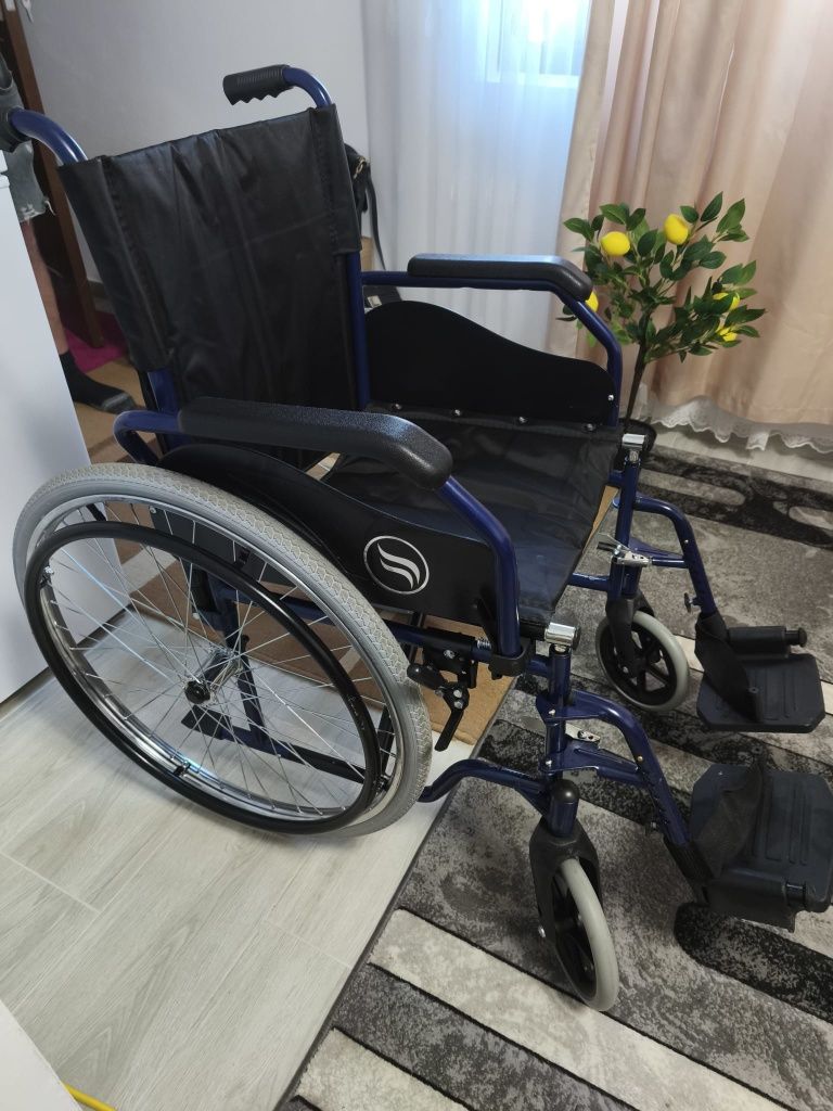 Scaun cu rotile Breezy 90 – Ca nou – 600 lei