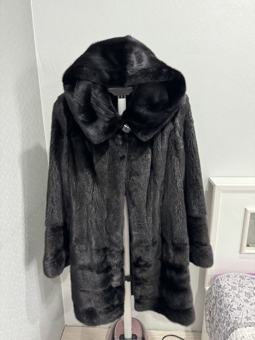 Продам норковую шубу размер  46-48