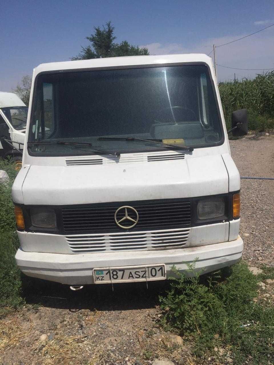 Продам белый Mercedes