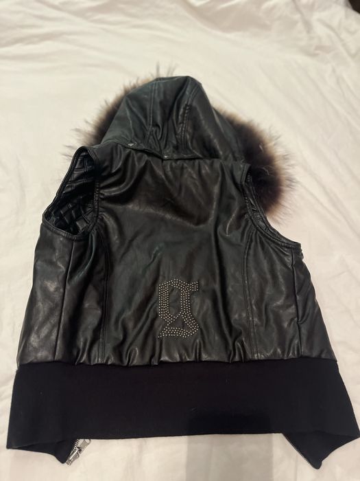 Кожен елек с пух